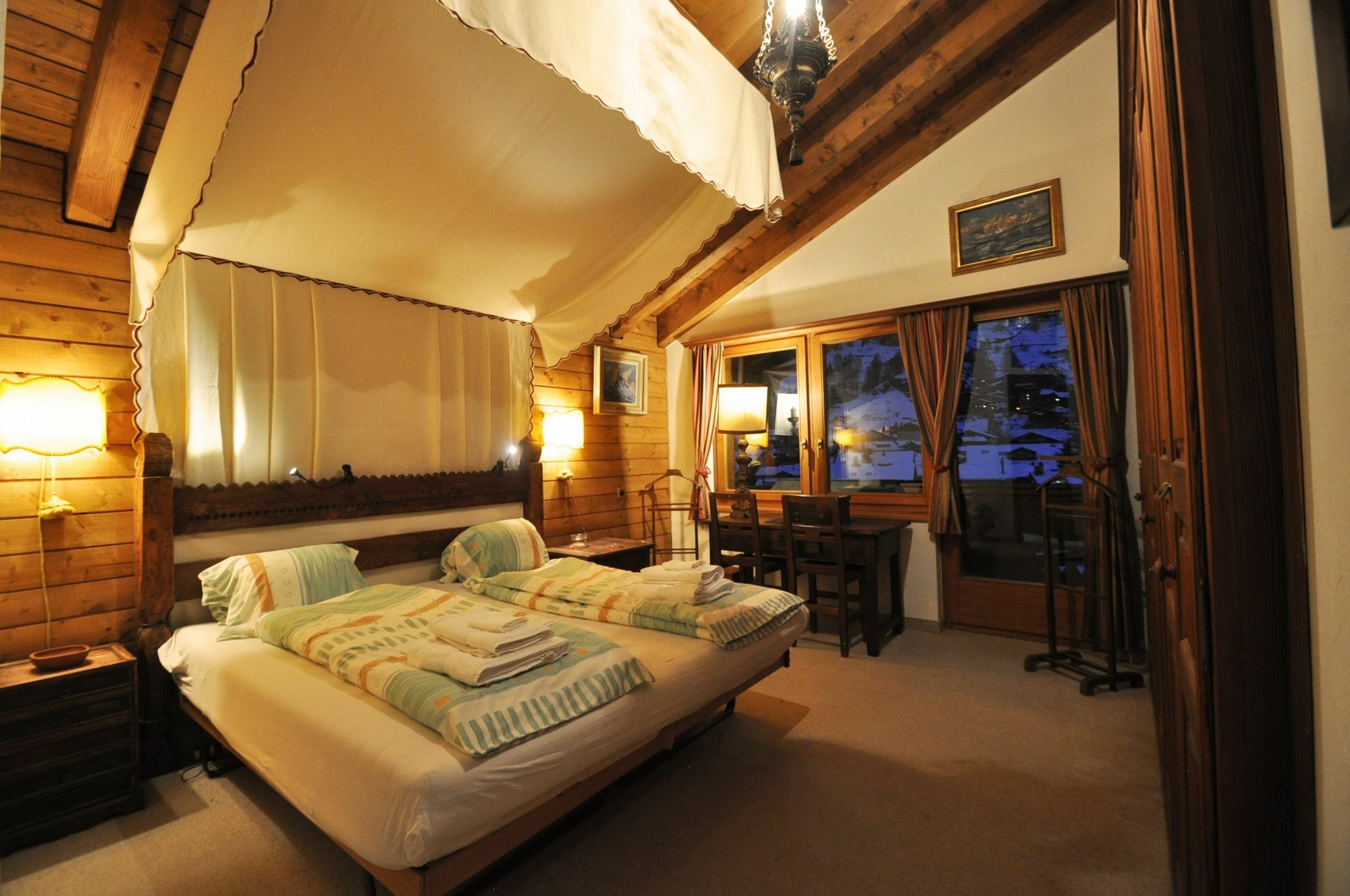 Haus Tiefbach - Apartment Cervino Zermatt Extérieur photo