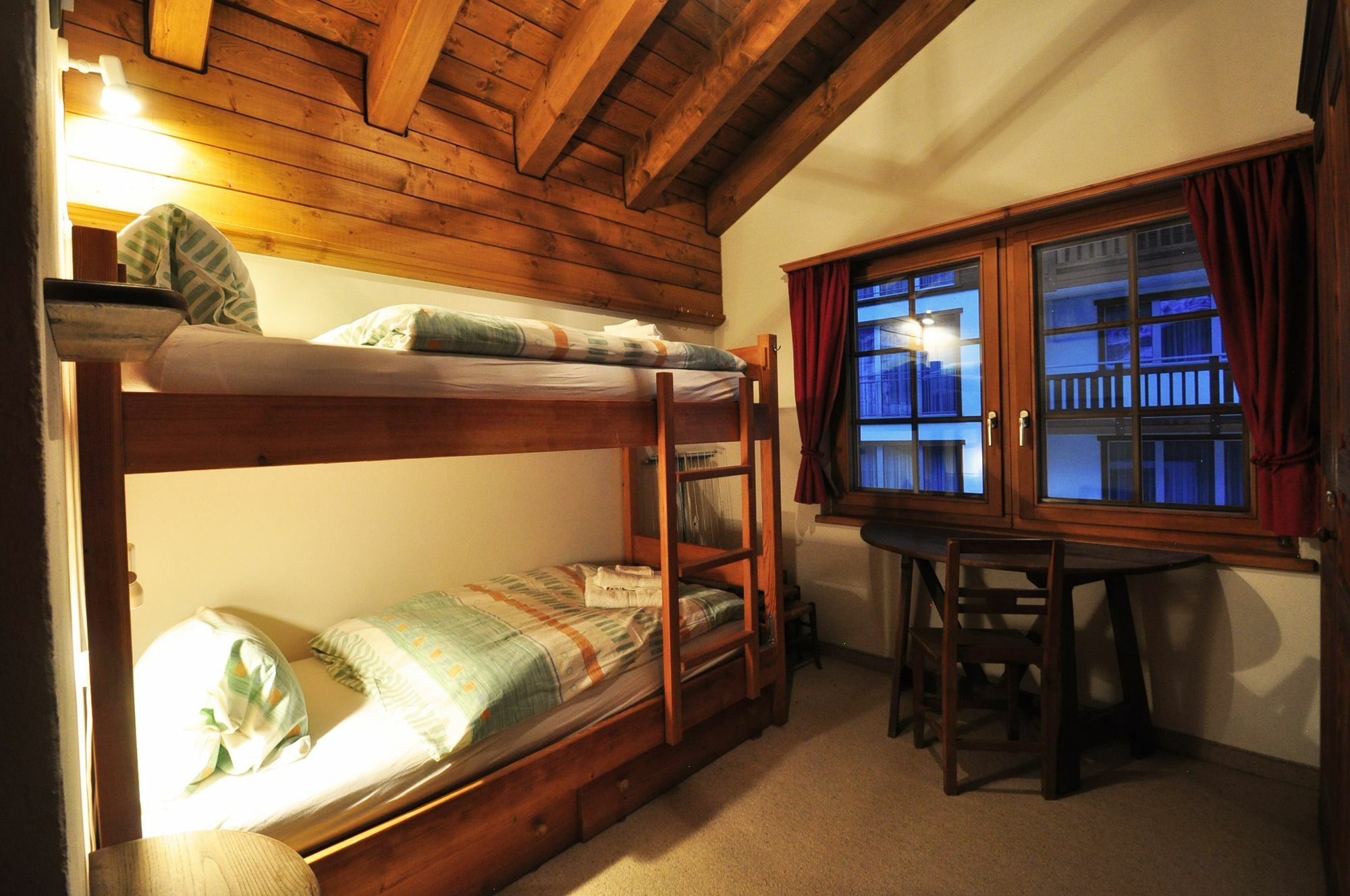 Haus Tiefbach - Apartment Cervino Zermatt Extérieur photo